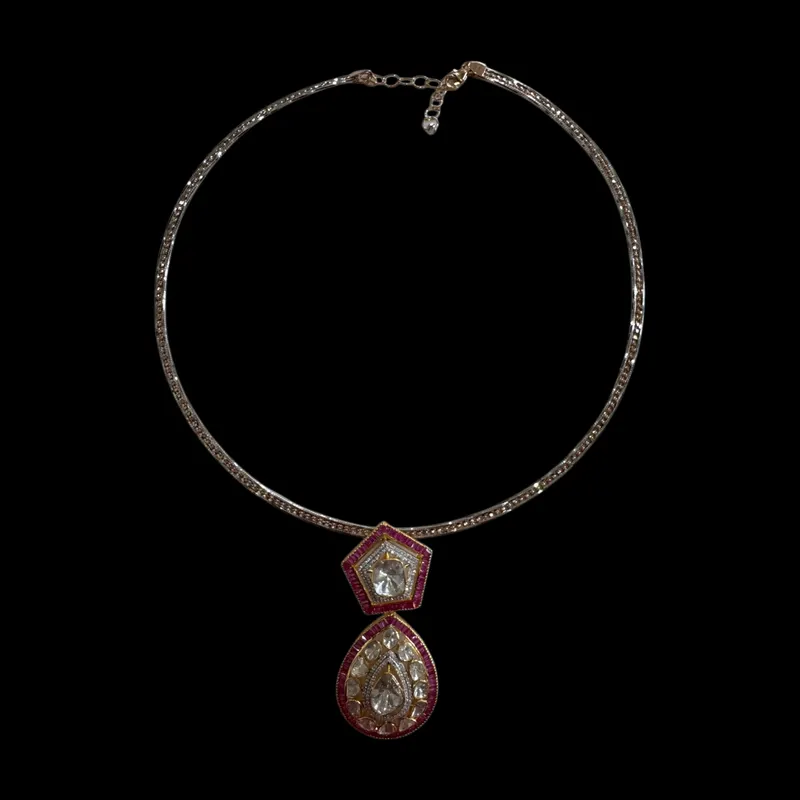 Red Chain Set – view 1